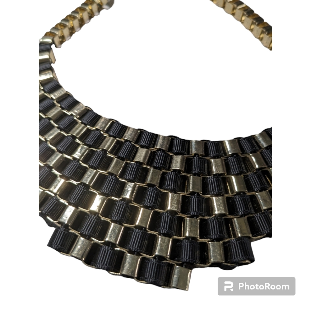 Bib Interlocking Necklace. Black and Gold. NWT - Picture 5 of 9